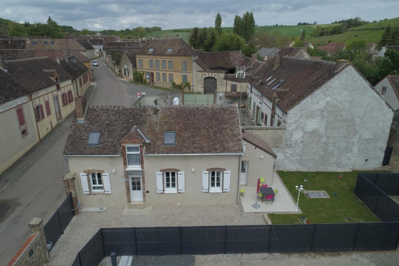 Au 24 Villiers-Louis Exterior foto