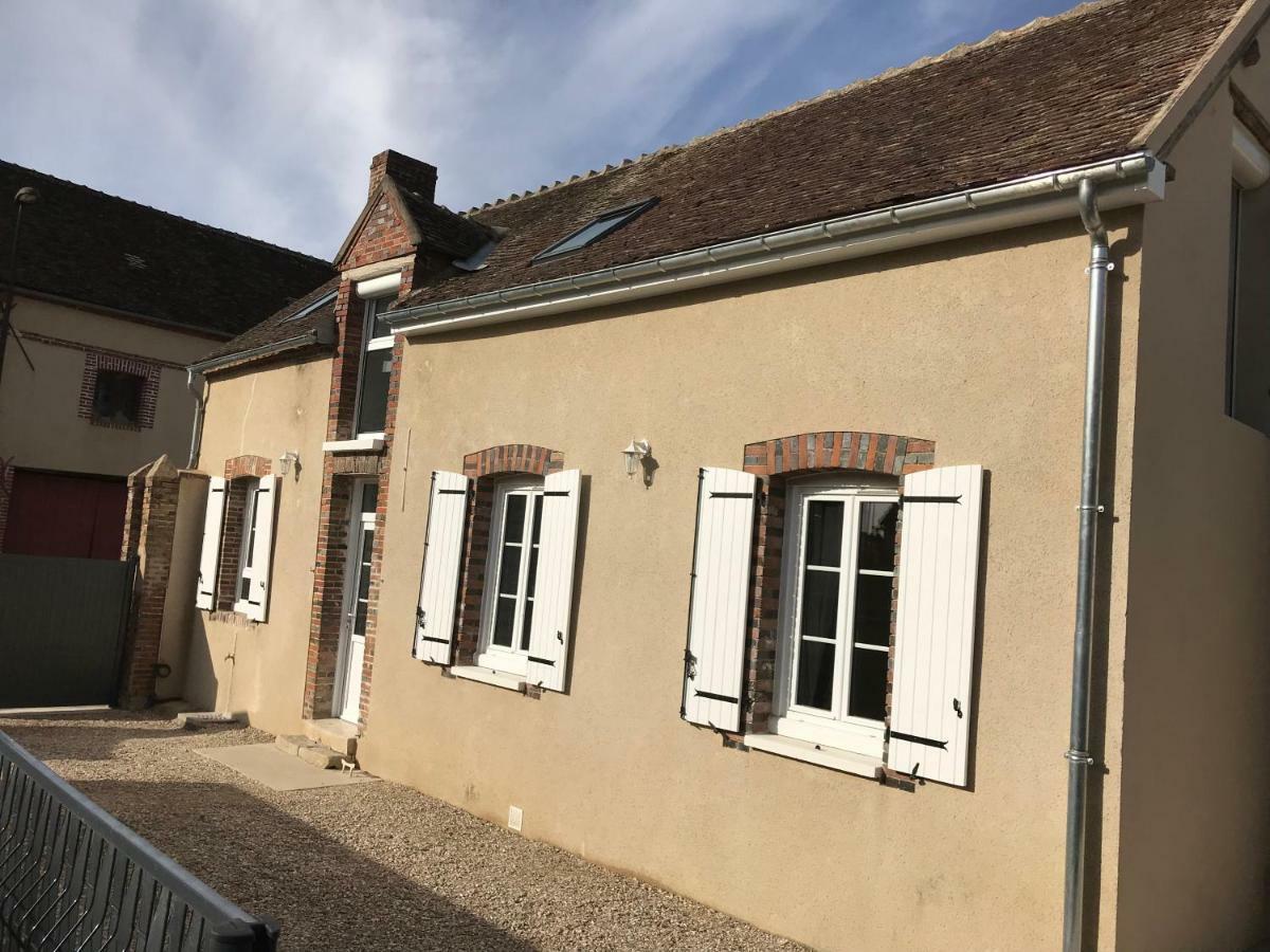 Au 24 Villiers-Louis Exterior foto